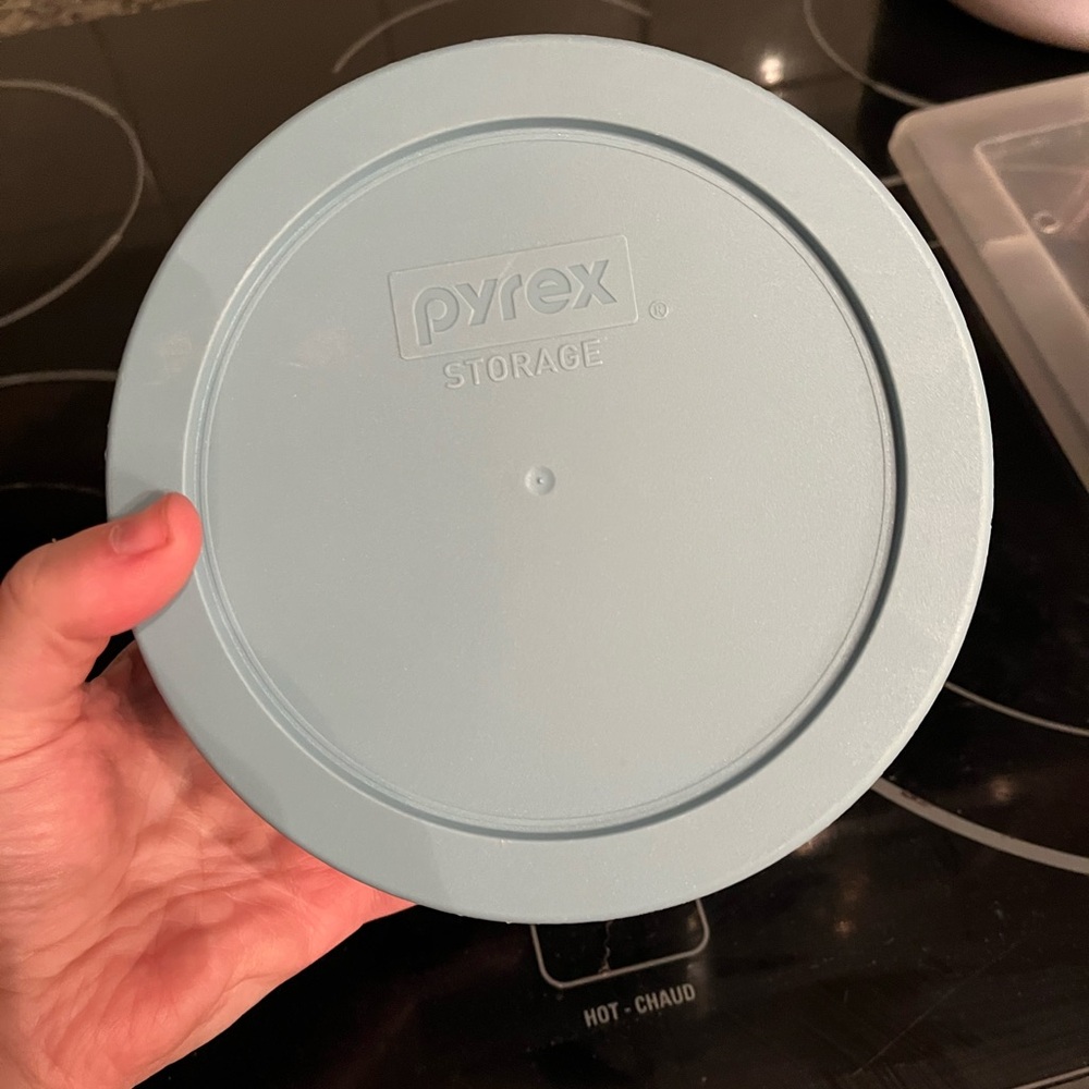 Pyrex Star Wars Storage Container - Picture 3 of 3